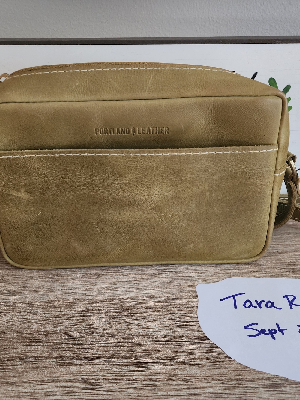 Portland Leather Women’s Anjous Large Camera Bag